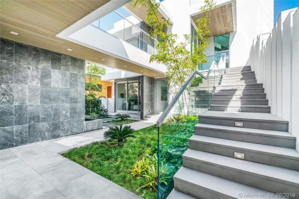 Luxury mansion for sale in Miami Beach: 7833 Atlantic Way, Miami Beach, FL 33141
