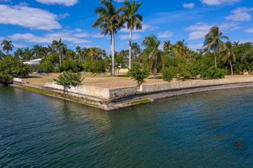 Miami's Best Waterfront Lot for sale - Waterfront